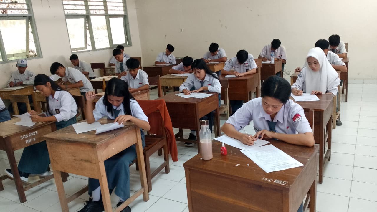 Hari Pertama Sumatif Akhir Semester,  Siswa Tertib dan Khidmat